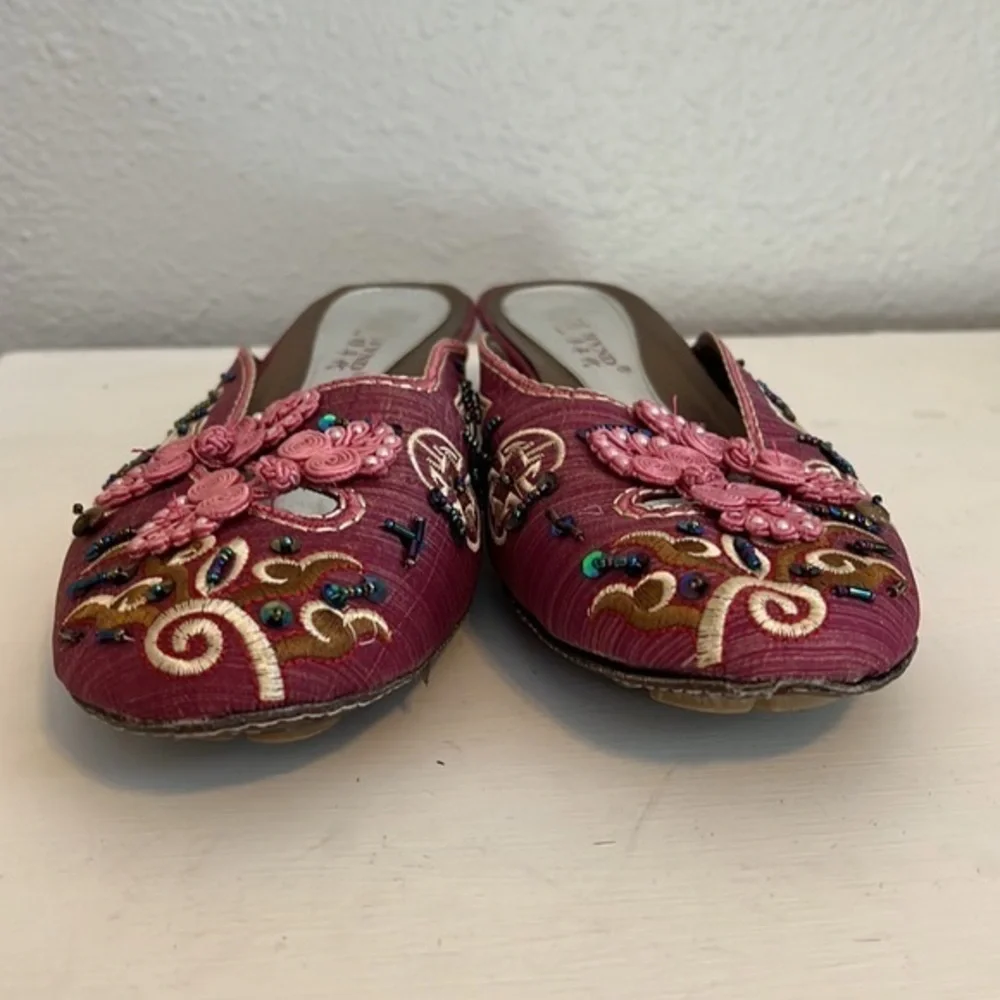 HYND Beaded & Embroidered Oriental‎ Slip On shoes women’s size 40